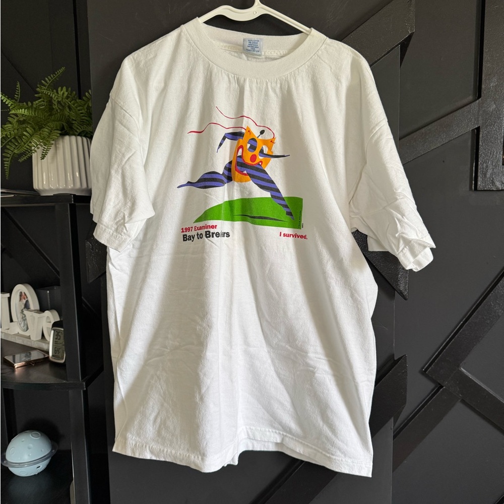 White Graphic T-Shirt Unisex Size XL
